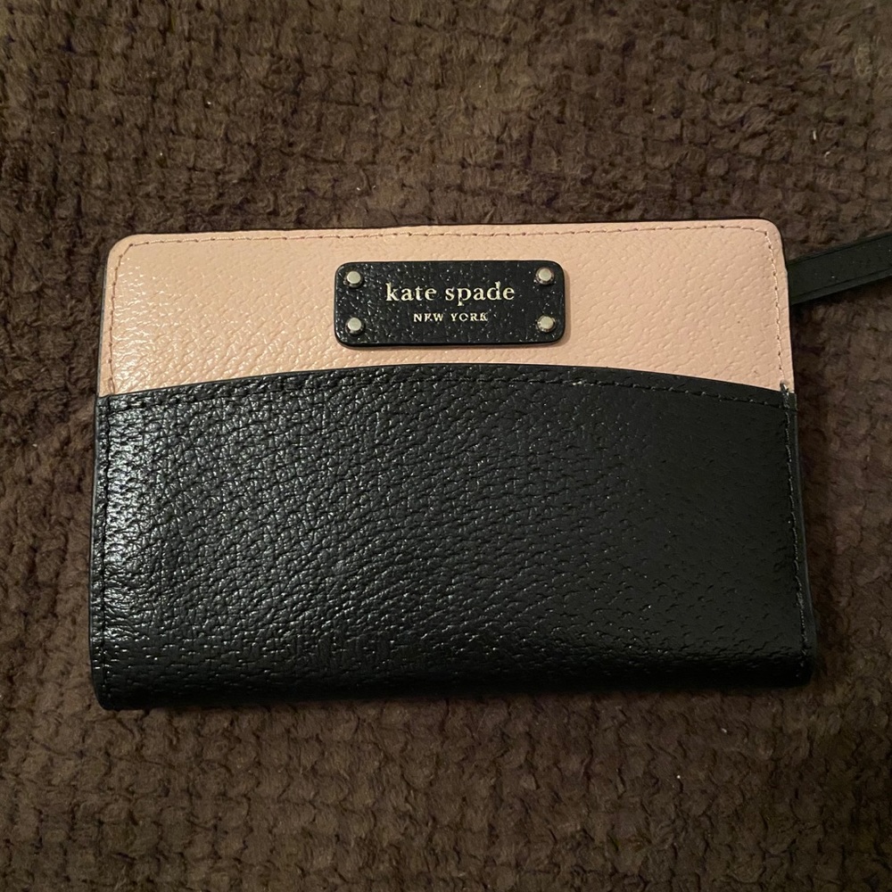Beautiful Kate Spade wallet!!